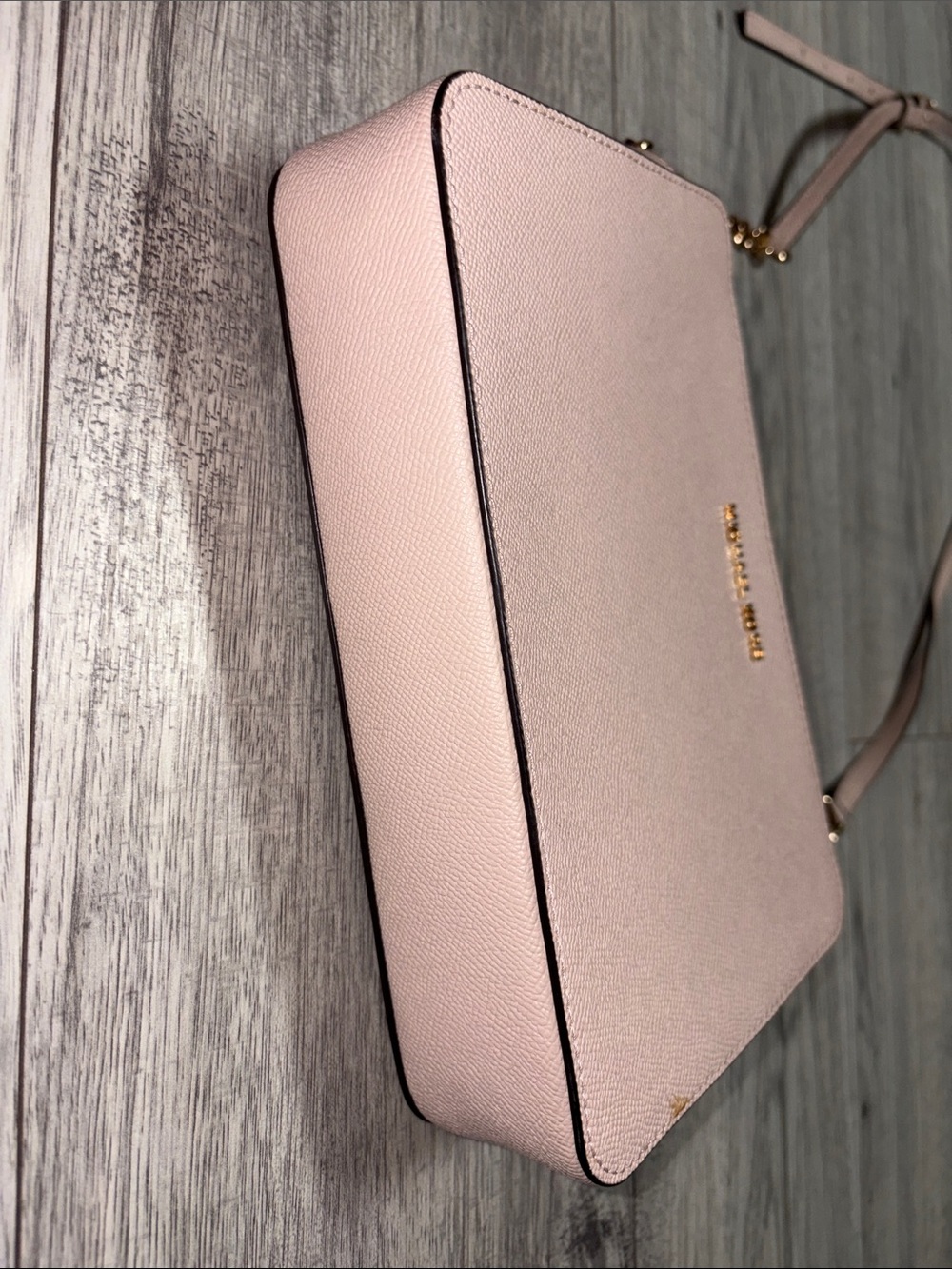 Michael Kors Pale Pink Saffiano Crossbody with Gold Chain Strap - Picture 4 of 15